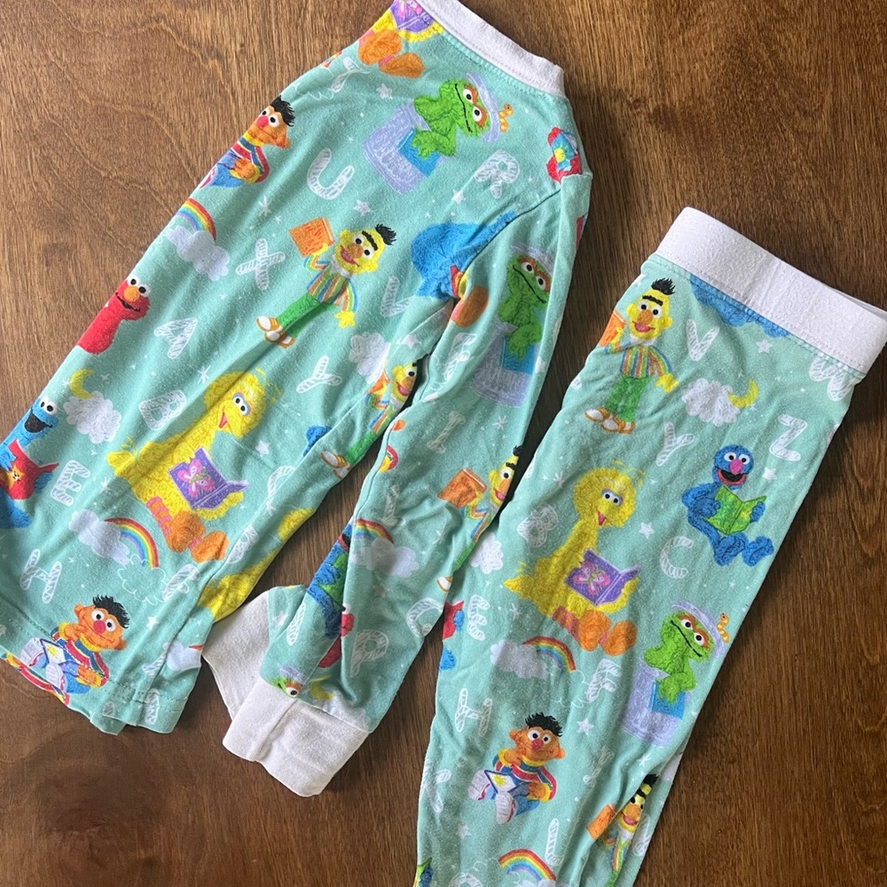 Little Sleepies Sesame Street Reading / Alphabet 2 piece pjs, long sleeve